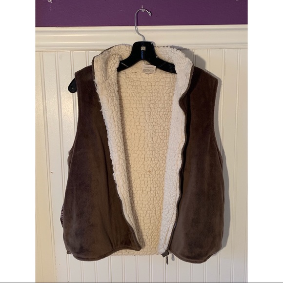 PrivateQuarters Vest - Picture 1 of 2